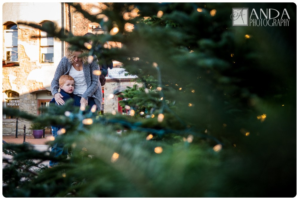 Anda Photography, creative photography, chic, artistic photography, unique photography, fall autumn wedding, vibrant colors, lifestyle photography, on location photography,  Bellingham Family photography, Bellingham child photography, creative unique family photography, vibrant images, photojournalistic photography, casual family photography style, emotional simple photography, Clayton, toddlers, Bellingham Christmas photos