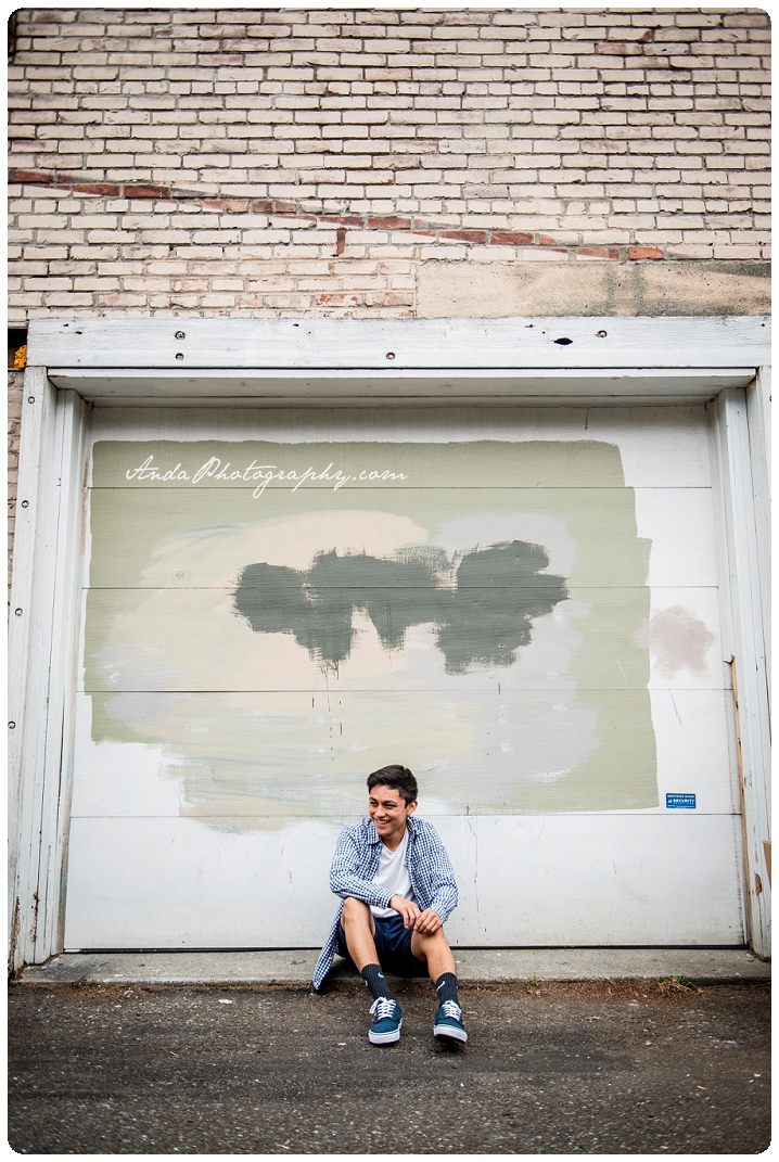 Bellingham Senior Portrait Photography Urban Downtown Guy Senior Photos Julio_0001