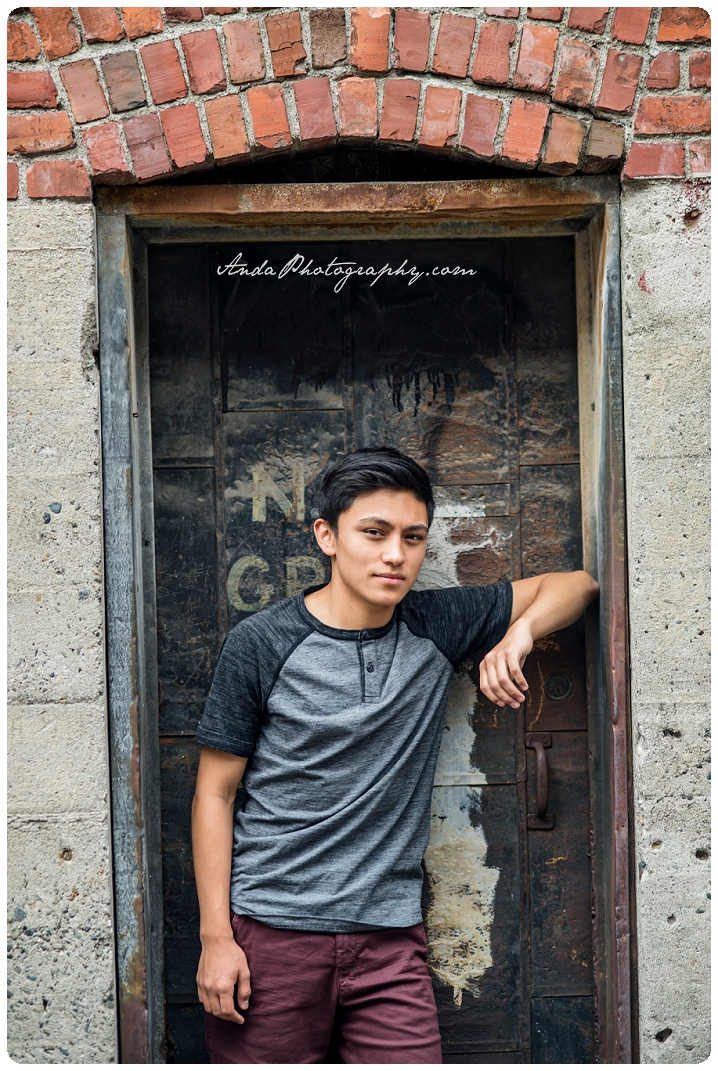 Bellingham Senior Portrait Photography Urban Downtown Guy Senior Photos Julio_0017