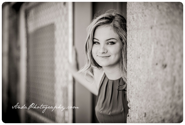 Bellingham Senior Portrait Photography Urban Downtown Senior Photos Malia_0006