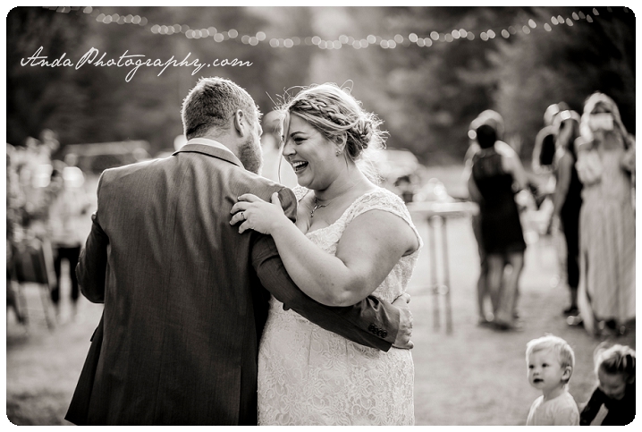Bellingham Wedding Photography Backyard Wedding Lifestyle Photography Unrein Bison_0083