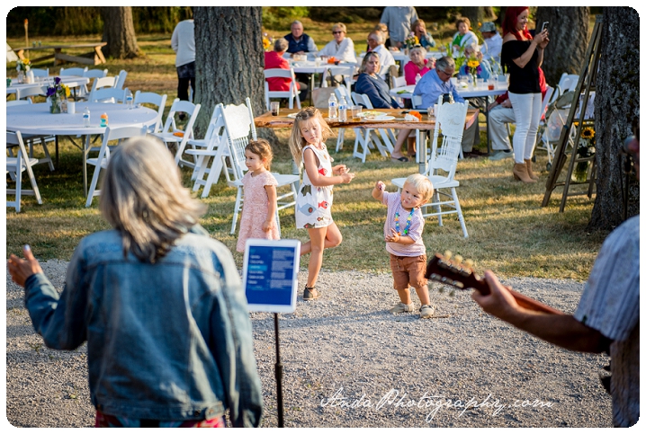 Bellingham Wedding Photography Backyard Wedding Lifestyle Photography Unrein Bison_0085