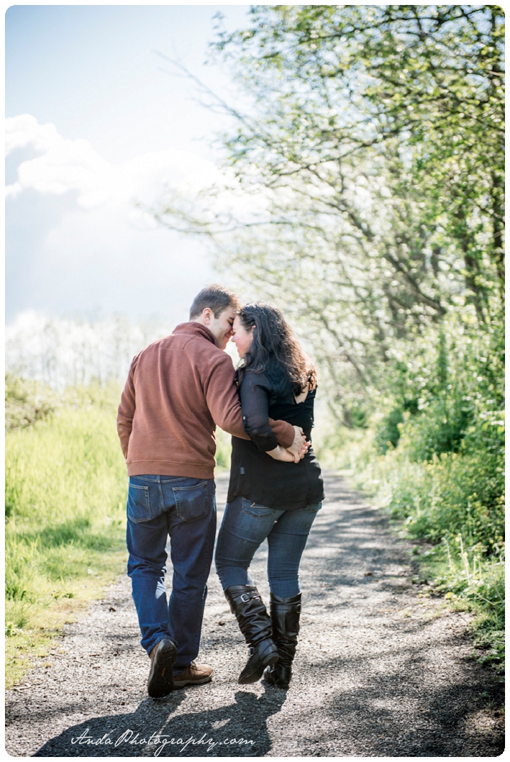 Bellingham engagement photographer Bellingham lifestyle photographer Hovander Park engagement photos Anda Photography casual natural engagement photos_0008