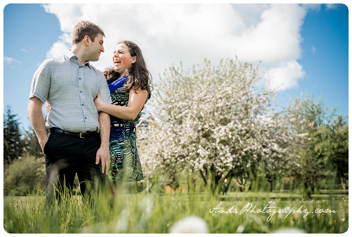 Bellingham engagement photographer Bellingham lifestyle photographer Hovander Park engagement photos Anda Photography casual natural engagement photos_0014b