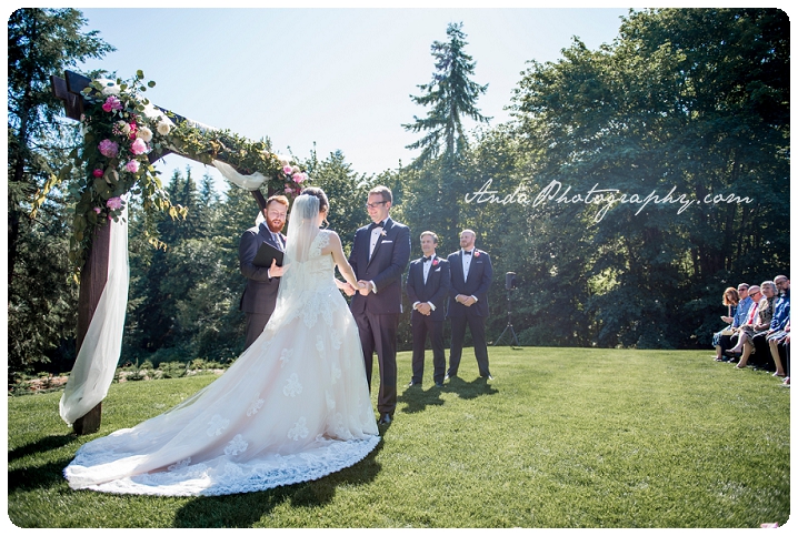 Bellingham wedding photographer Seattle wedding photographer Trinity Tree Fam wedding lifestyle wedding photography photojournalistic wedding photography_0029