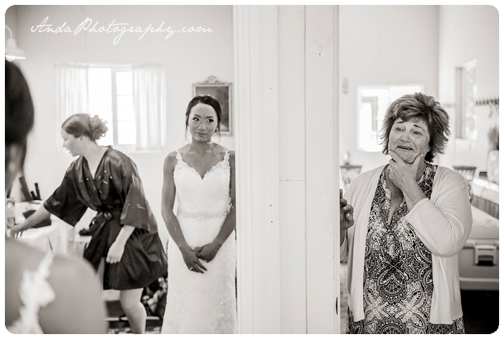 Bellingham wedding photographer Skagit wedding photographer Seattle wedding photographer Maplehurst Farm wedding lifestyle wedding photography photojournalistic wedding photography_0015