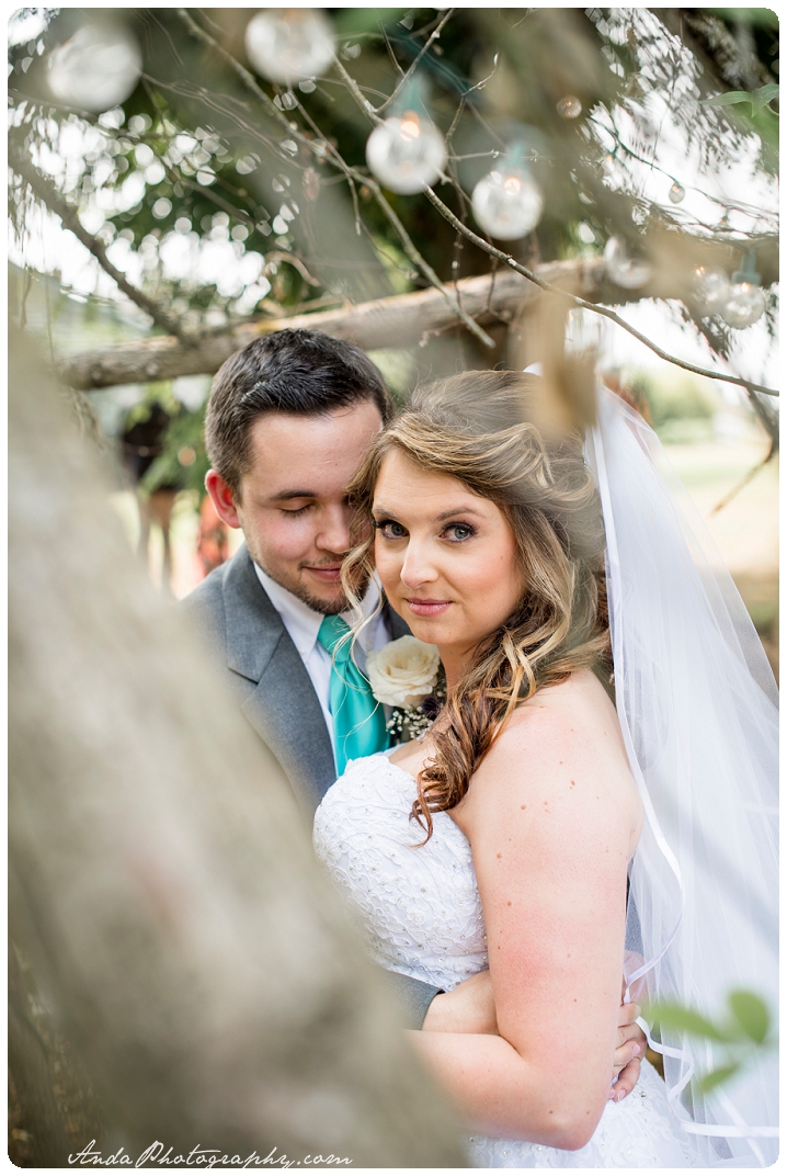 Bellingham wedding photographer Seattle wedding photographer Wine & Roses Estate wedding country chic wedding decor rustic country wedding photos_0027