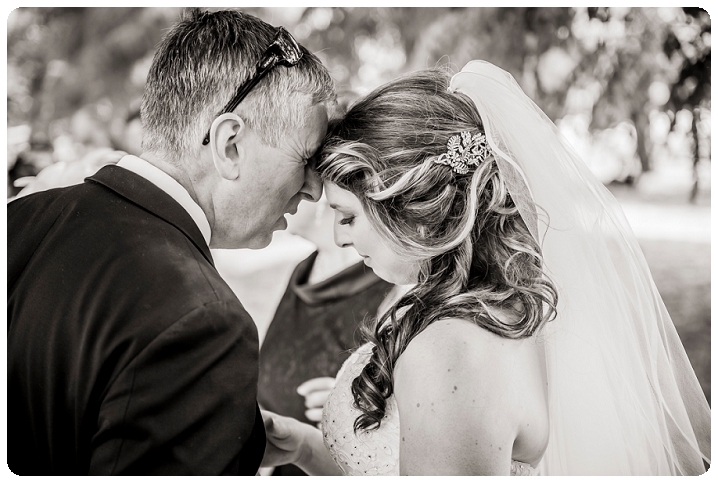 Bellingham wedding photographer Seattle wedding photographer Wine & Roses Estate wedding country chic wedding decor rustic country wedding photos_0030b