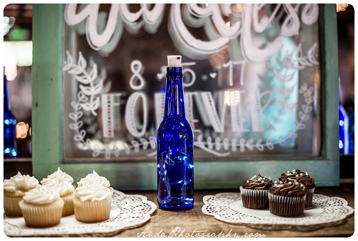 Bellingham wedding photographer Seattle wedding photographer Wine & Roses Estate wedding country chic wedding decor rustic country wedding photos_0053