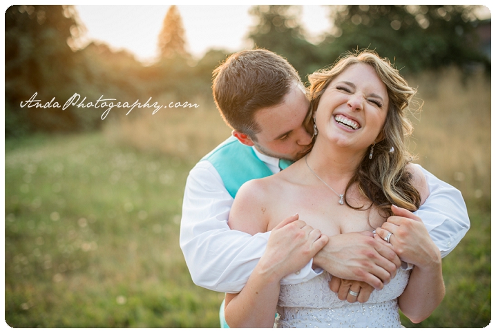 Bellingham wedding photographer Seattle wedding photographer Wine & Roses Estate wedding country chic wedding decor rustic country wedding photos_0071