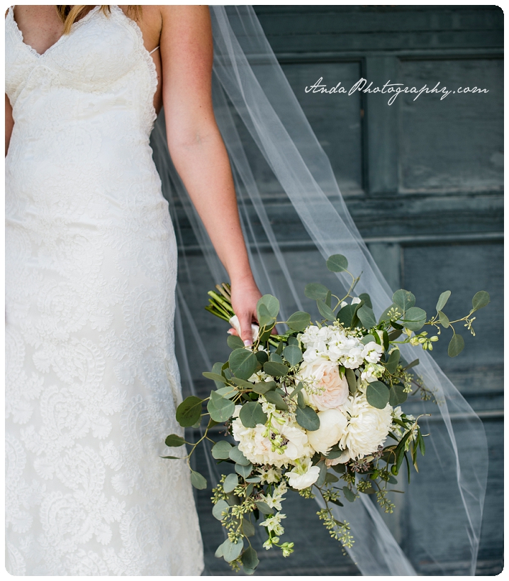 Bellingham wedding photographer Lake Chelan wedding photographer Anda Photography lifestyle wedding photography Greens Landing Wedding_0016b