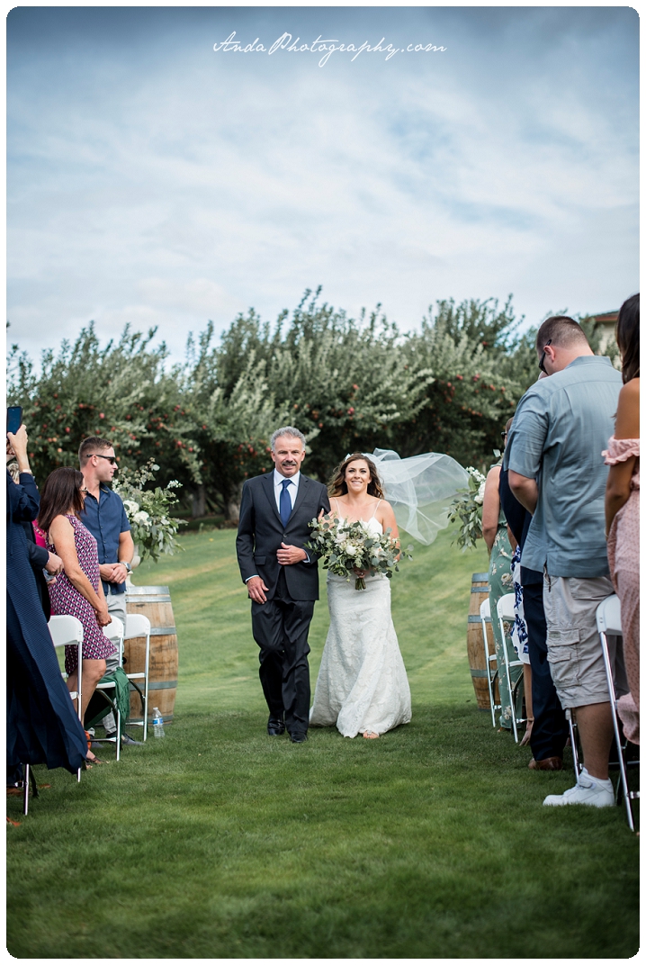 Bellingham wedding photographer Lake Chelan wedding photographer Anda Photography lifestyle wedding photography Greens Landing Wedding_0043
