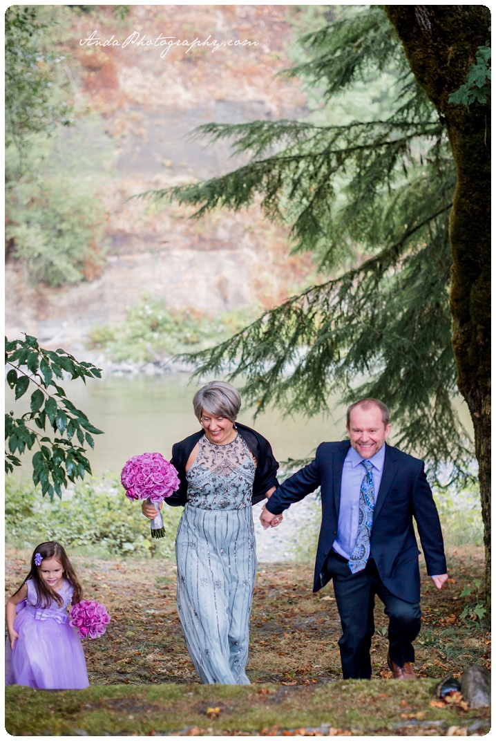 Bellingham wedding photographer Seattle wedding photographer Bellingham elopement photographer backyard elopement photos Anda Photography_0024