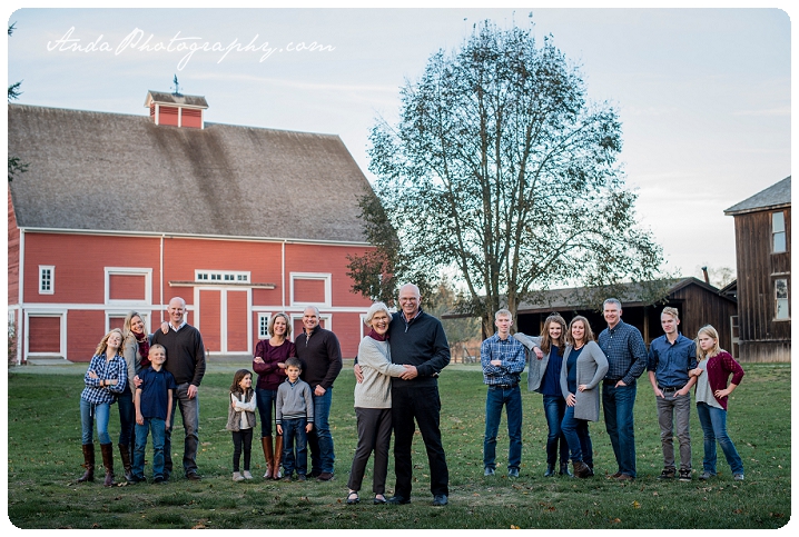 Bellingham family photographer extended family photos large family photography hovander park family photos sunset family photos bellingham lifestyle family photography_0001