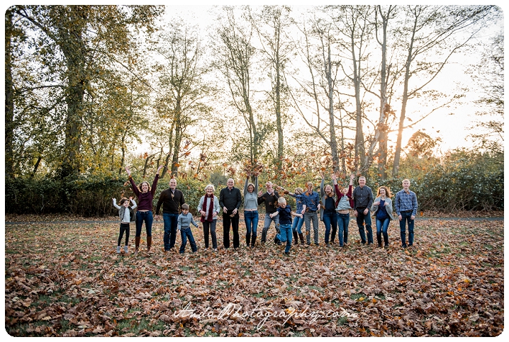 Bellingham family photographer extended family photos large family photography hovander park family photos sunset family photos bellingham lifestyle family photography_0012