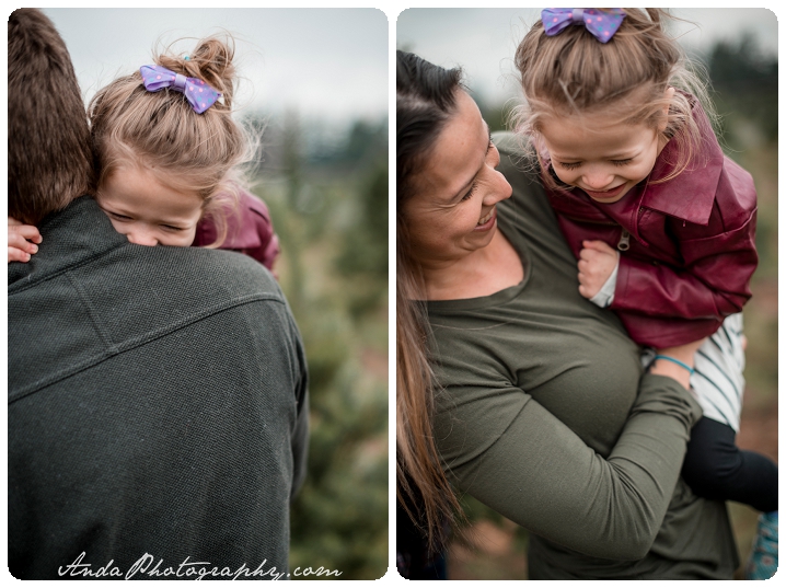 Anda Photography Bellingham family photographer Bellingham lifestyle family photography Manthey Christmas tree farm fun family Christmas photos_0007b