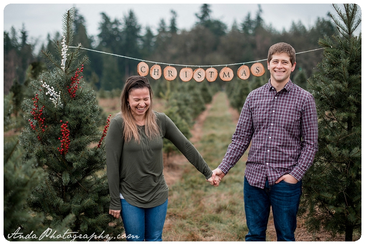 Anda Photography Bellingham family photographer Bellingham lifestyle family photography Manthey Christmas tree farm fun family Christmas photos_0011