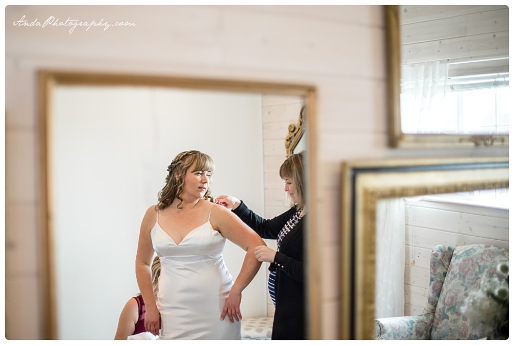 Anda Photography Bellingham Wedding Photographers Seattle Wedding Photographers StilleyBrook Farms Wedding Lifestyle Wedding Photography_0005.jpg