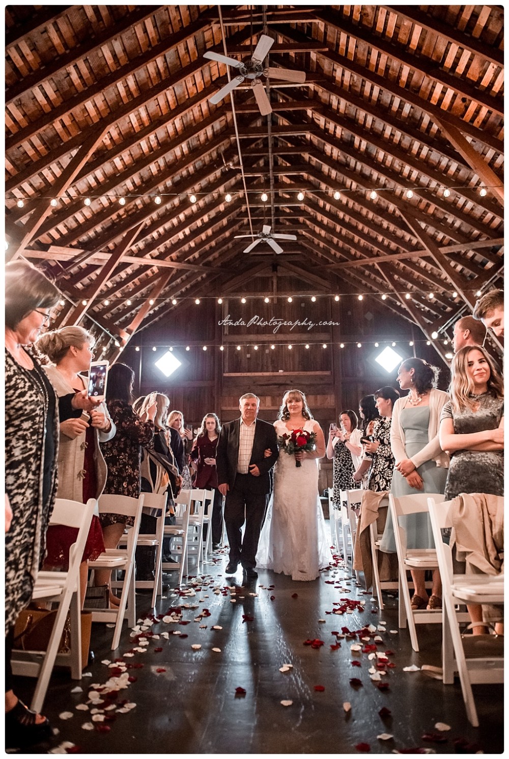 Anda Photography Bellingham Wedding Photographers Seattle Wedding Photographers StilleyBrook Farms Wedding Lifestyle Wedding Photography_0023.jpg