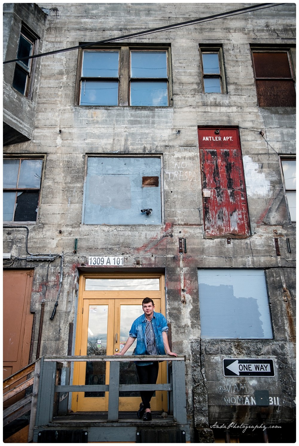 Anda Photography Bellingham senior photographer urban senior photos Bellingham bird alley senior photos grunge senior photos_0001