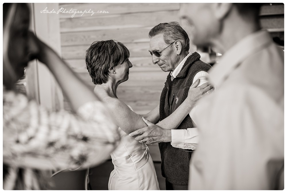 Anda Photography Bellingham wedding photographer seattle wedding photographer lifestyle wedding photographer Zuanich Park wedding Little Squalicum Boathouse wedding_0018