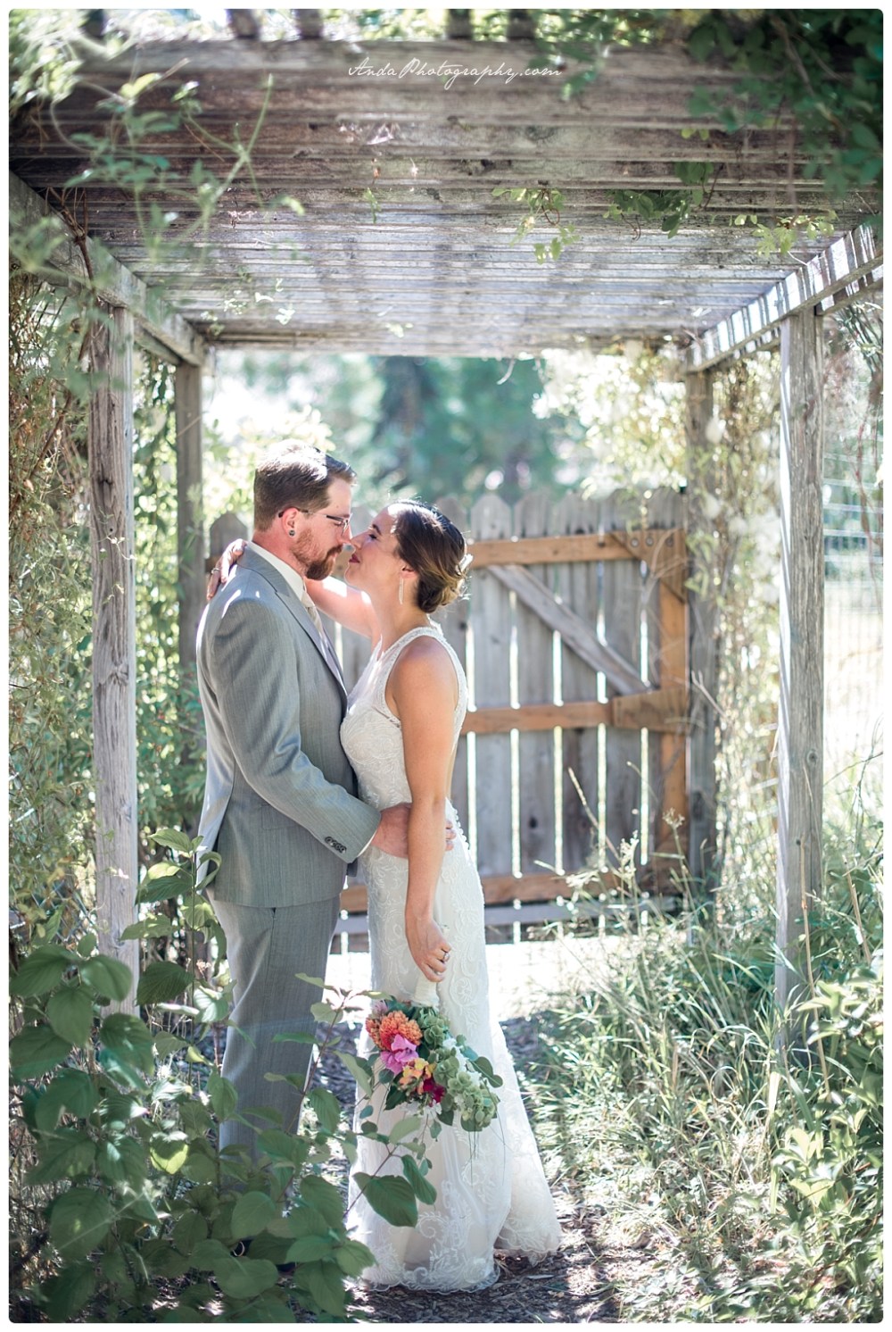 Anda Photography Bellingham wedding photography Bellingham lifestyle wedding photographer Seattle wedding photographers Sleeping Lady Resort Leavenworth wedding_0014b