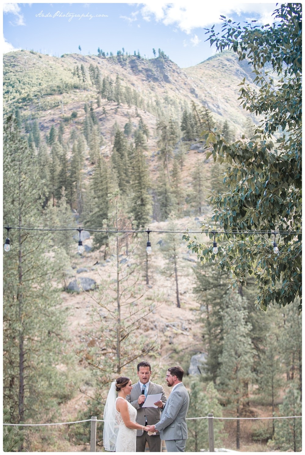 Anda Photography Bellingham wedding photography Bellingham lifestyle wedding photographer Seattle wedding photographers Sleeping Lady Resort Leavenworth wedding_0062