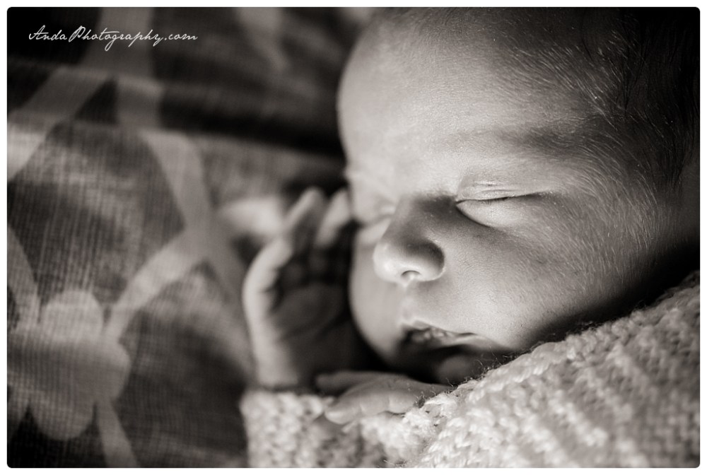01 Anda Photography Bellingham newborn photographer Bellingham family photographer lifestyle newborn photos at home newborn photos_0001