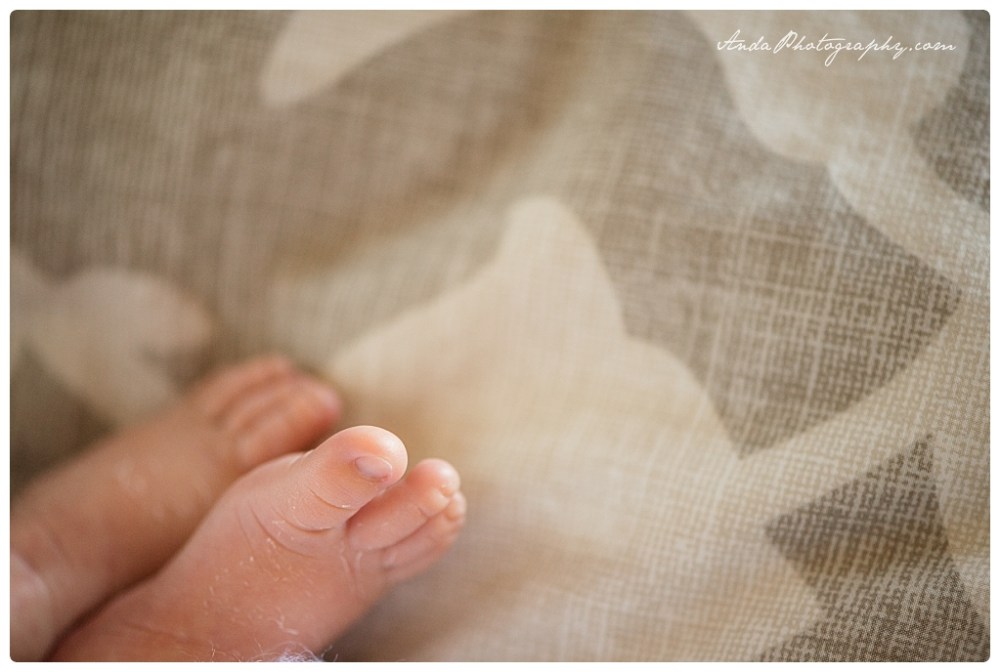 Anda Photography Bellingham newborn photographer Bellingham family photographer lifestyle newborn photos at home newborn photos_0009