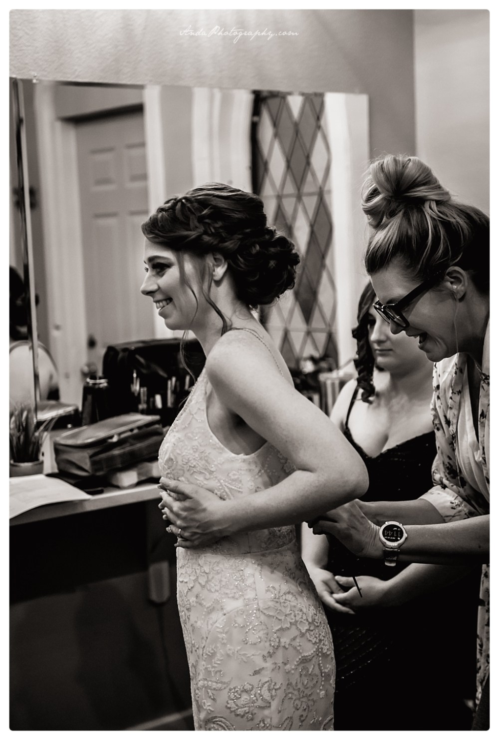 Anda Photography Bellingham wedding photographer Little Log House Pioneer Village Wedding lifestyle wedding photographer Minneapolois Wedding Photographer travel wedding photographer_0006