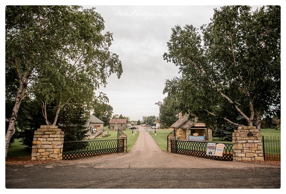 Anda Photography Bellingham wedding photographer Little Log House Pioneer Village Wedding lifestyle wedding photographer Minneapolois Wedding Photographer travel wedding photographer_0029