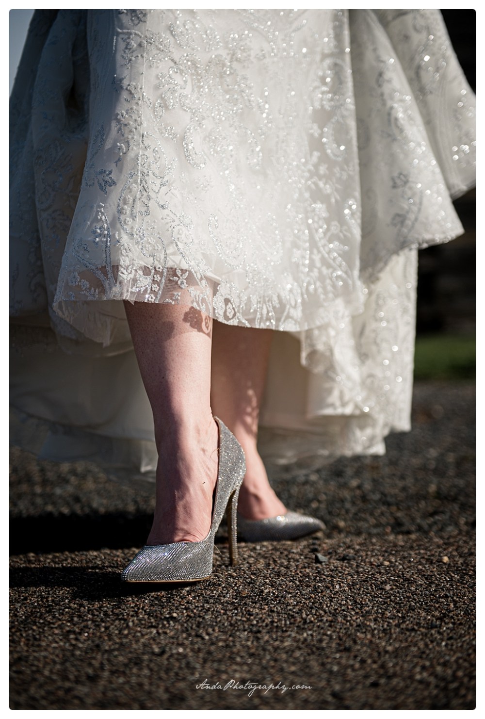 Anda Photography Bellingham wedding photographer Little Log House Pioneer Village Wedding lifestyle wedding photographer Minneapolois Wedding Photographer travel wedding photographer_0048c