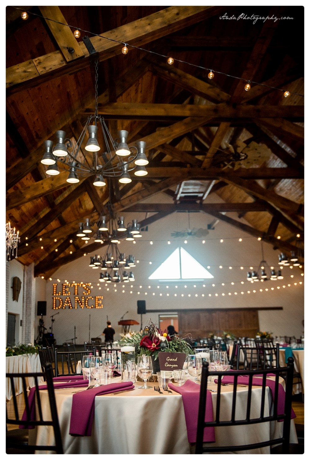 Anda Photography Bellingham wedding photographer Little Log House Pioneer Village Wedding lifestyle wedding photographer Minneapolois Wedding Photographer travel wedding photographer_0054