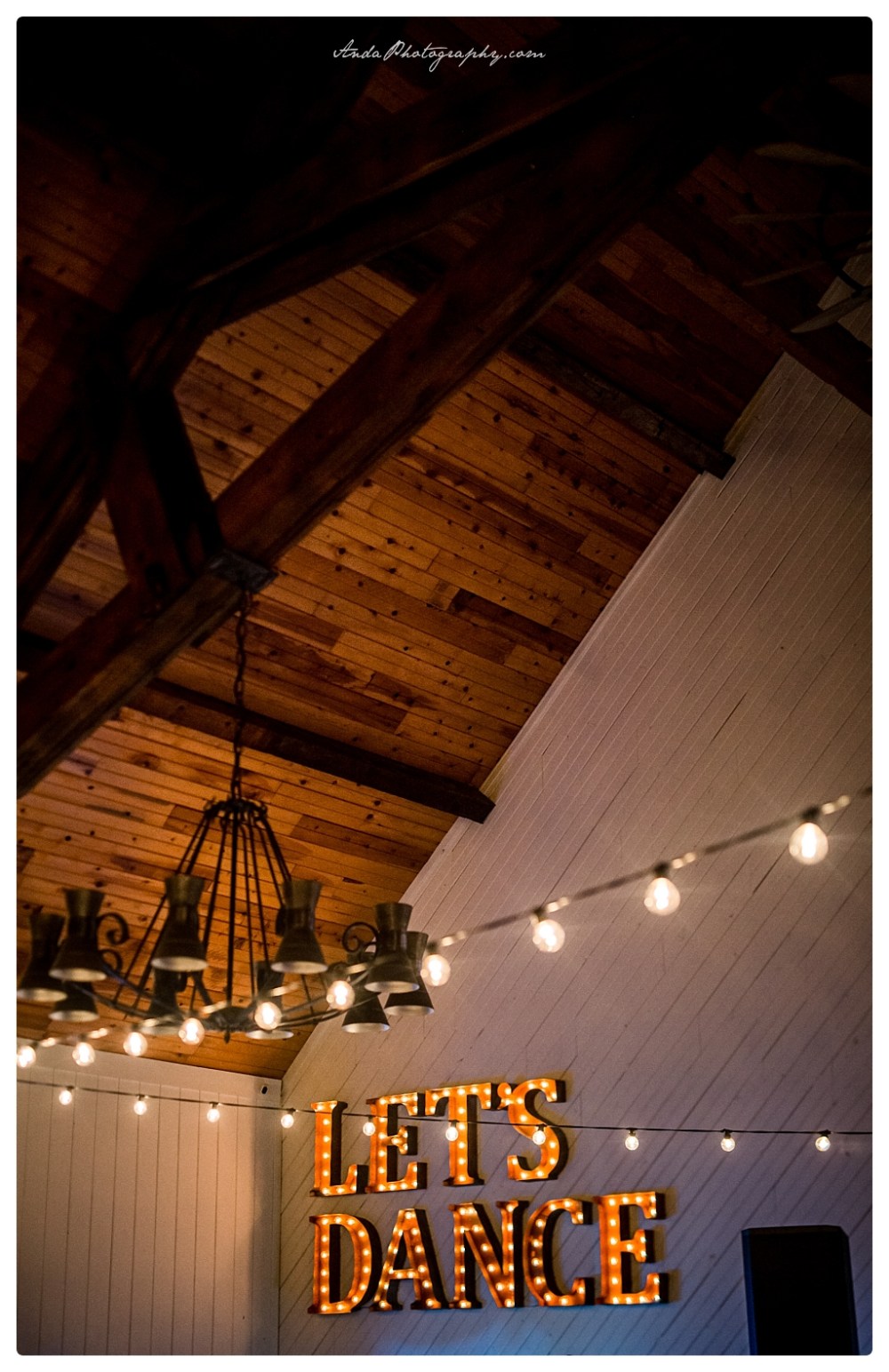 Anda Photography Bellingham wedding photographer Little Log House Pioneer Village Wedding lifestyle wedding photographer Minneapolois Wedding Photographer travel wedding photographer_0073