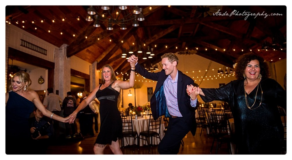 Anda Photography Bellingham wedding photographer Little Log House Pioneer Village Wedding lifestyle wedding photographer Minneapolois Wedding Photographer travel wedding photographer_0075