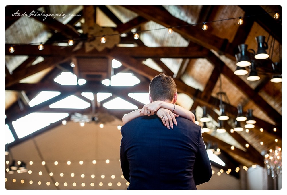 Anda Photography Bellingham wedding photographer Little Log House Pioneer Village Wedding lifestyle wedding photographer Minneapolois Wedding Photographer travel wedding photographer_0070