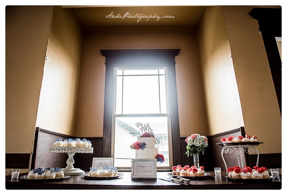 Anda Photography Bellingham wedding photographer Broadway Hall Wedding lifestyle wedding photographer Seattle Wedding Photographer_0010