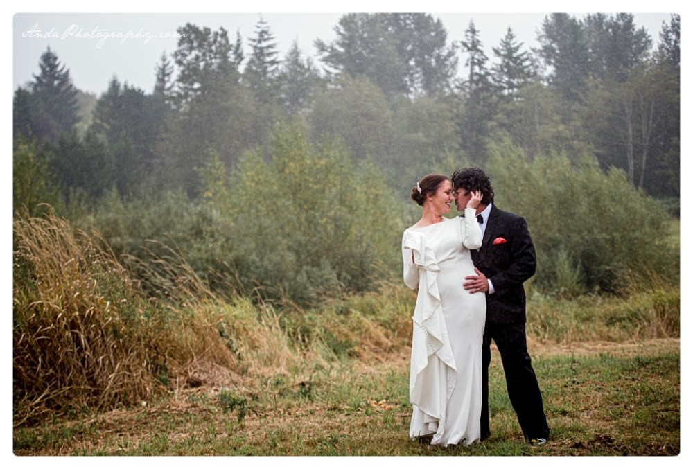 Anda Photography Bellingham wedding photographer backyard Wedding lifestyle wedding photographer Seattle Wedding Photographer_0018