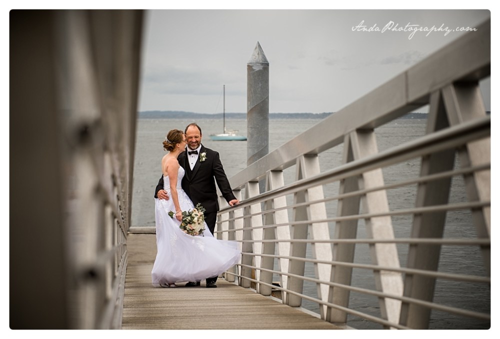 Anda Photography Bellingham wedding photographer Bellingham Yacht Club Wedding lifestyle wedding photographer Seattle Wedding Photographer_0051